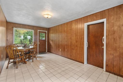 1425 Holly Drive E, Hugo, MN 55038