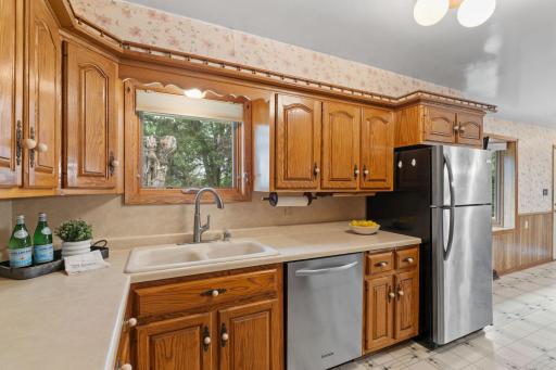 1425 Holly Drive E, Hugo, MN 55038