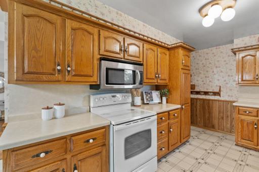1425 Holly Drive E, Hugo, MN 55038