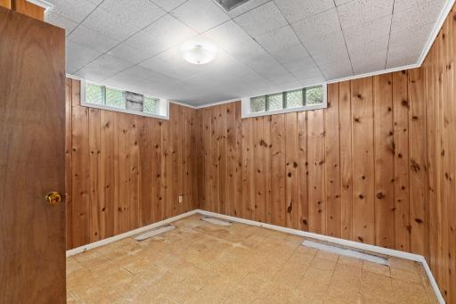 Flex Room - Lower Level - Nonconforming 4th bedroom
