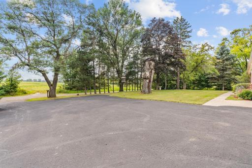 1425 Holly Drive E, Hugo, MN 55038