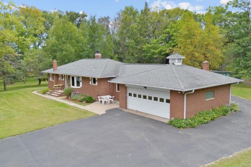 1425 Holly Drive E, Hugo, MN 55038