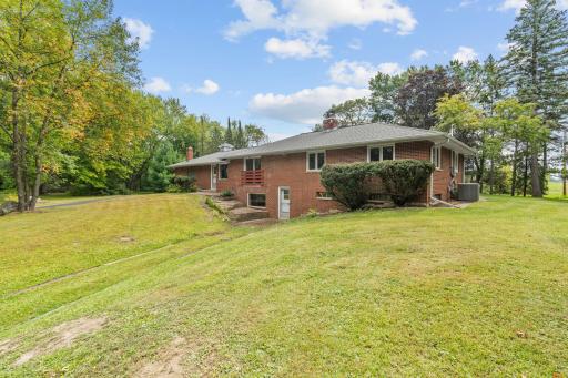 1425 Holly Drive E, Hugo, MN 55038