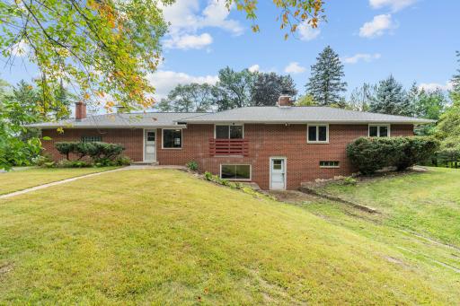 1425 Holly Drive E, Hugo, MN 55038