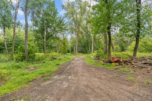 1425 Holly Drive E, Hugo, MN 55038