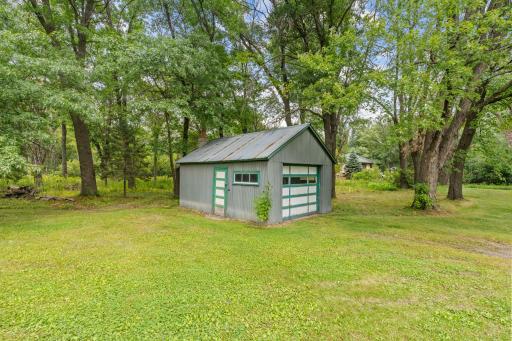 1425 Holly Drive E, Hugo, MN 55038