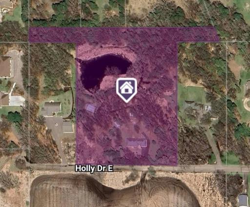 1425 Holly Drive E, Hugo, MN 55038