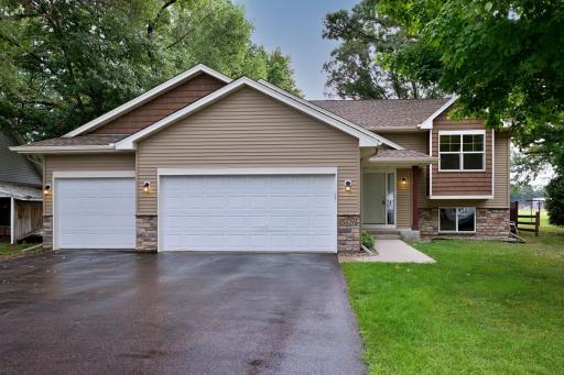 5626 Vera Cruz Avenue N, Crystal, MN 55429