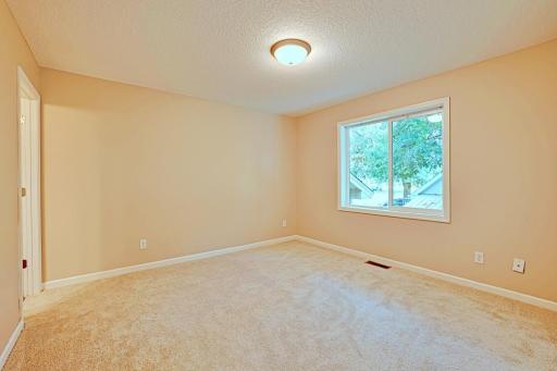 5626 Vera Cruz Avenue N, Crystal, MN 55429