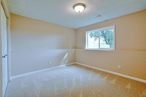 5626 Vera Cruz Avenue N, Crystal, MN 55429