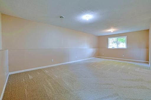5626 Vera Cruz Avenue N, Crystal, MN 55429