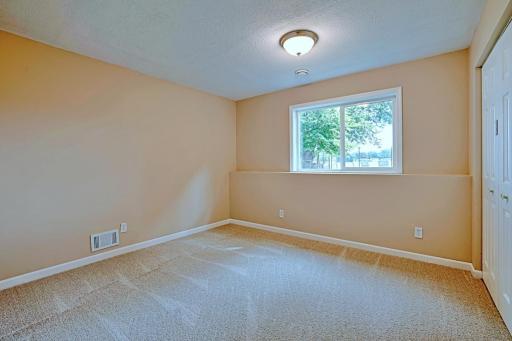 5626 Vera Cruz Avenue N, Crystal, MN 55429