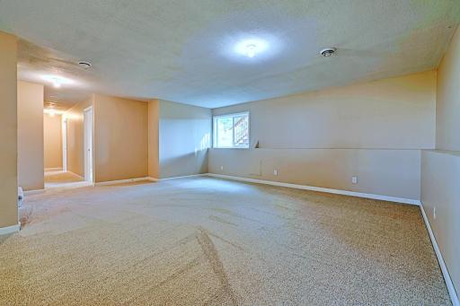 5626 Vera Cruz Avenue N, Crystal, MN 55429