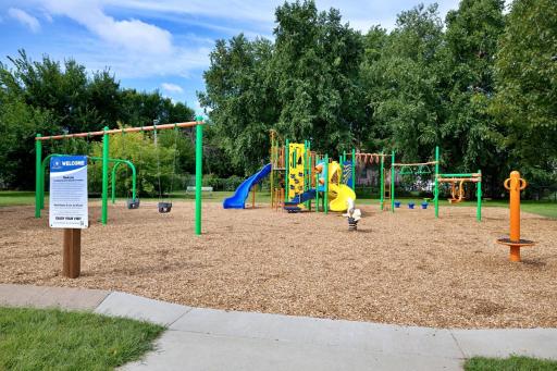 5626 Vera Cruz Avenue N, Crystal, MN 55429