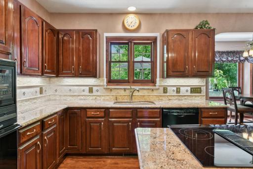 16465 45th Avenue N, Plymouth, MN 55446
