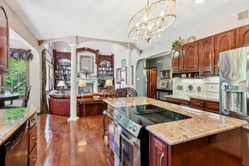 16465 45th Avenue N, Plymouth, MN 55446