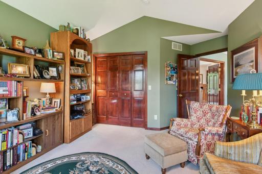 16465 45th Avenue N, Plymouth, MN 55446