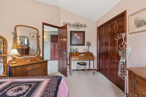 16465 45th Avenue N, Plymouth, MN 55446