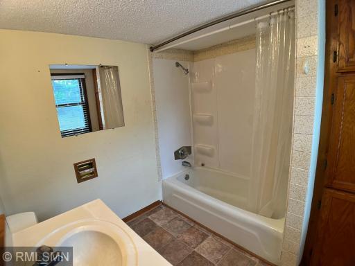 1320 11th Avenue S, Saint Cloud, MN 56301