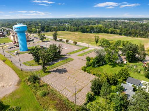 400 Maple Ave E, Mora, MN 55051