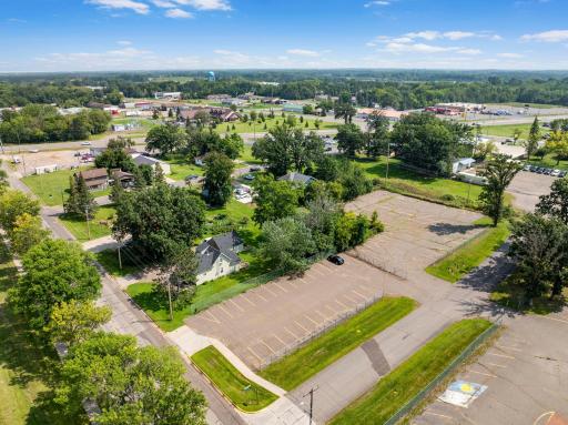 400 Maple Ave E, Mora, MN 55051
