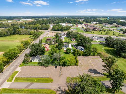 400 Maple Ave E, Mora, MN 55051