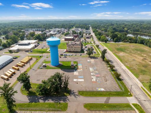 400 Maple Ave E, Mora, MN 55051