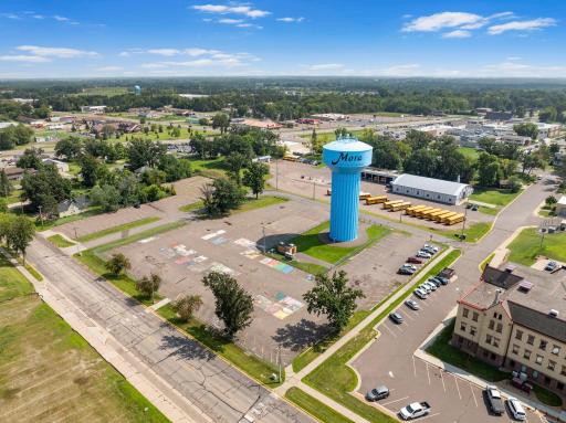400 Maple Ave E, Mora, MN 55051