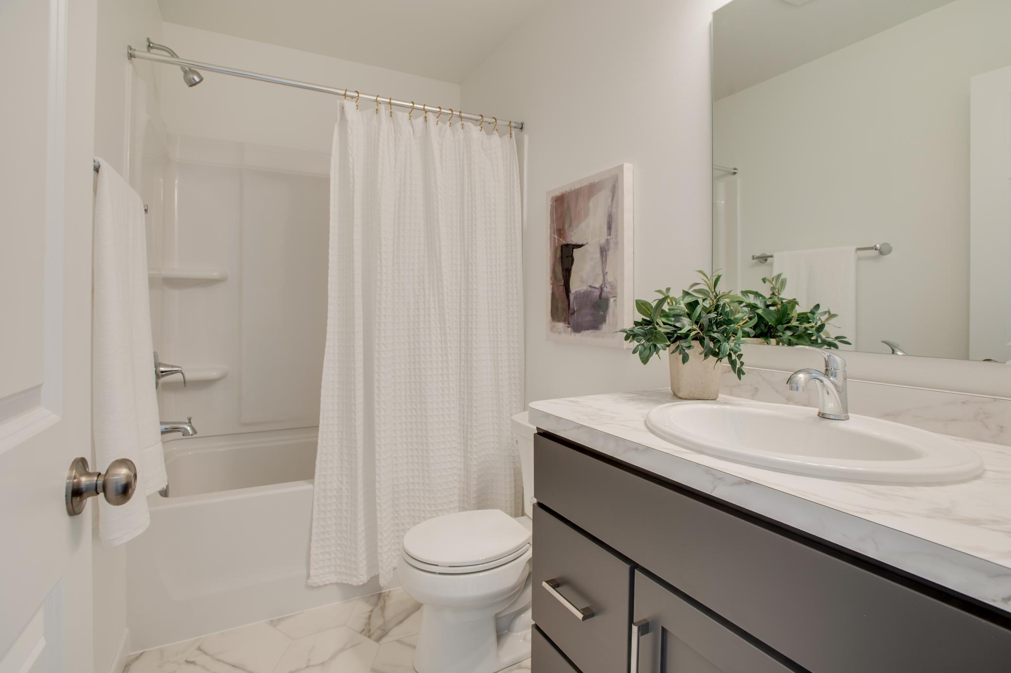 2522_38TH_AVE_S_STAGED-29.jpg