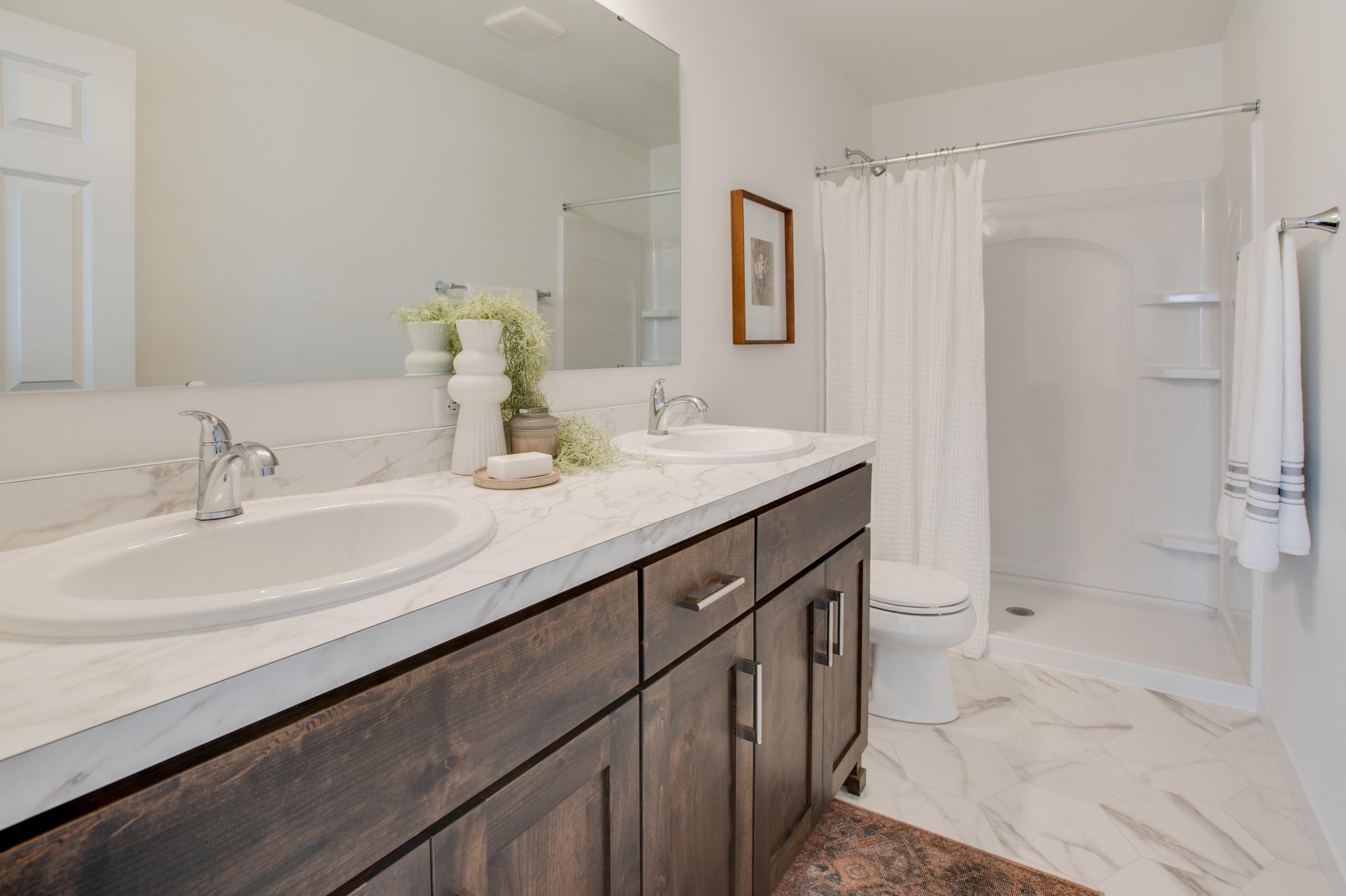 2522_38TH_AVE_S_STAGED-25.jpg