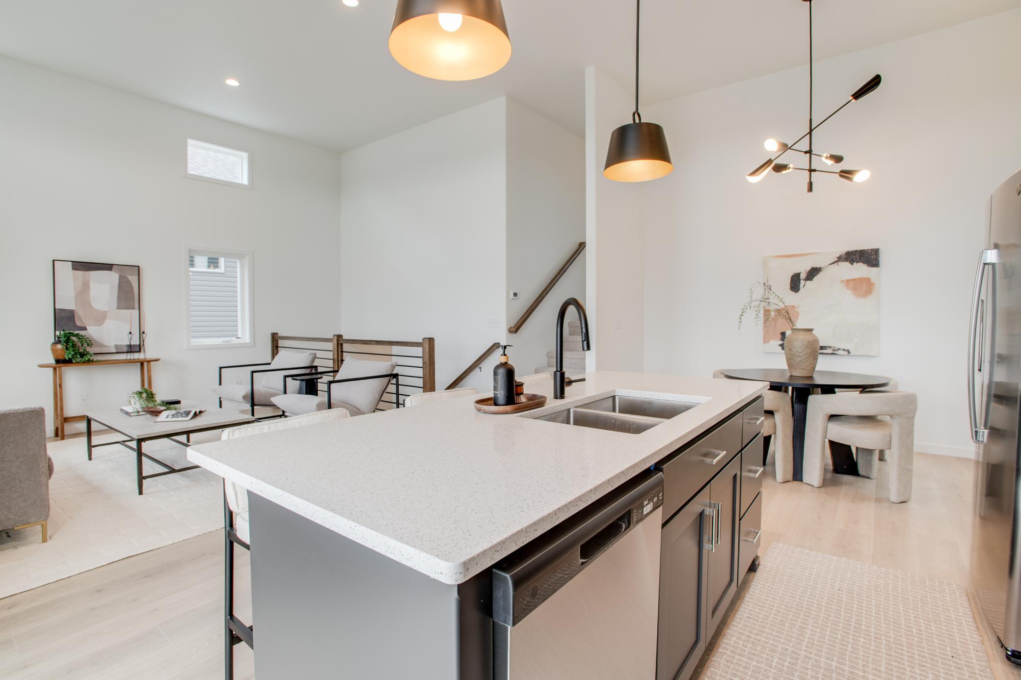 2522_38TH_AVE_S_STAGED-19.jpg