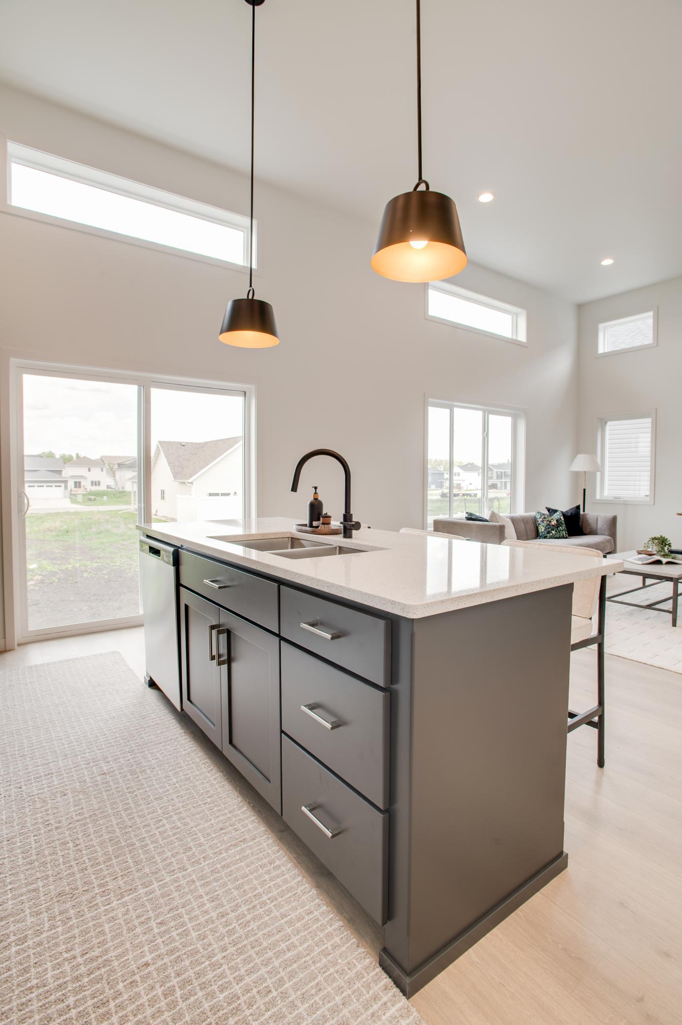 2522_38TH_AVE_S_STAGED-21.jpg