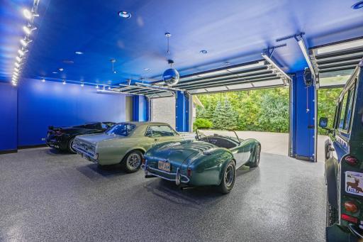 5160 Juneau Lane N, Minneapolis, MN 55446