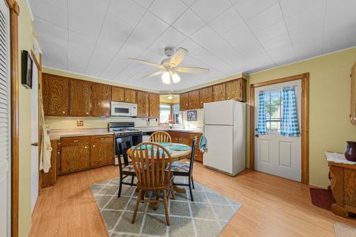 14 Dining_Kitchen.jpg