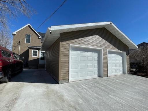 111 S 5th Street, Montevideo, MN 56265