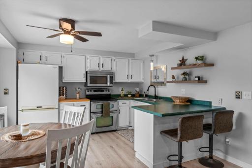20-web-or-mls-1347 Willow Lake Blvd-108.jpg