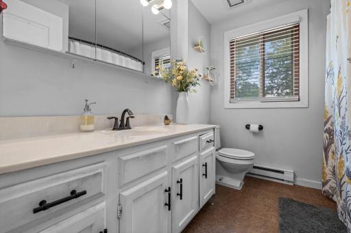 25-web-or-mls-1347 Willow Lake Blvd-129.jpg
