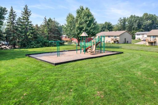 45-web-or-mls-1347 Willow Lake Blvd-34.jpg