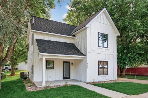 225 Cherry Avenue N, Annandale, MN 55302
