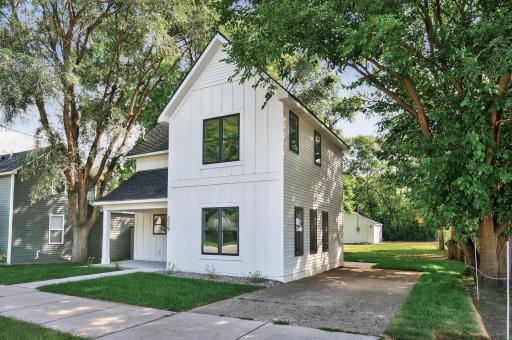 225 Cherry Avenue N, Annandale, MN 55302