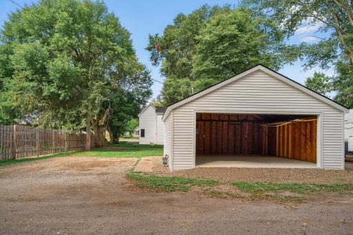 225 Cherry Avenue N, Annandale, MN 55302
