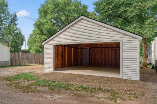 225 Cherry Avenue N, Annandale, MN 55302