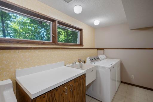 1875 Troy Lane N, Plymouth, MN 55447