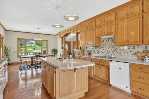 The cabinets feature some extra deep drawers for the big stuff, and a trash & recycling drawer too!
