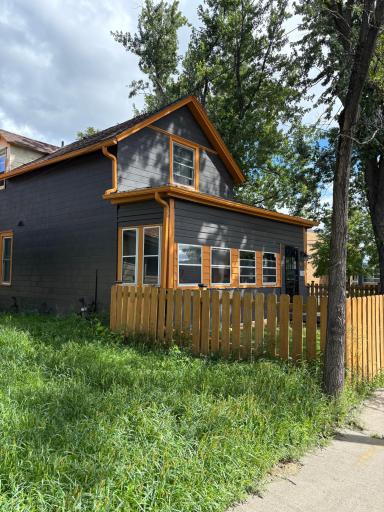 861 Saint Anthony Avenue, Saint Paul, MN 55104