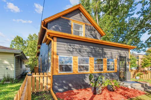 861 Saint Anthony Avenue, Saint Paul, MN 55104