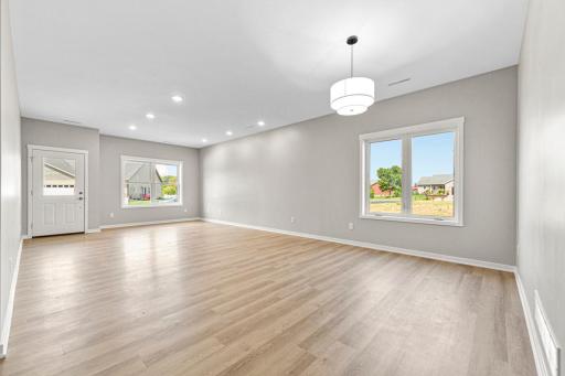 605 Northwood Place, Janesville, MN 56048
