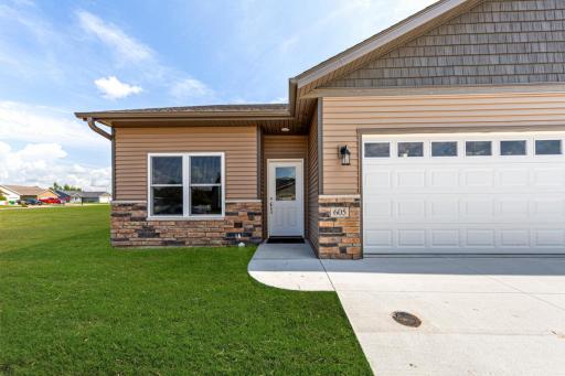 605 Northwood Place, Janesville, MN 56048