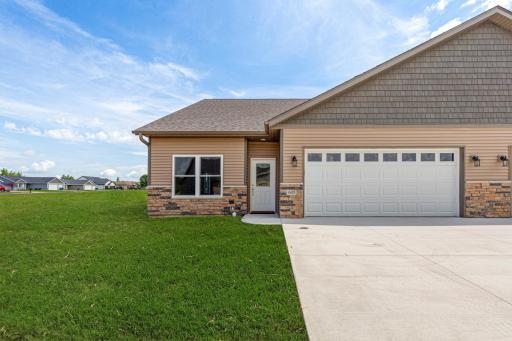 605 Northwood Place, Janesville, MN 56048
