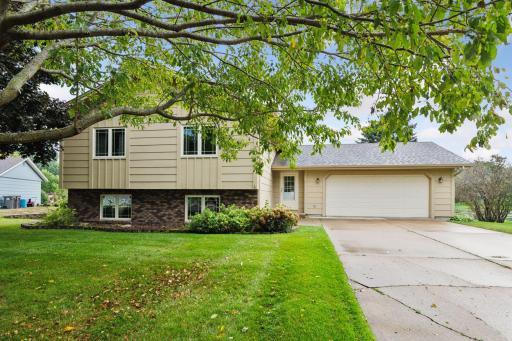17 Dana Circle, Waconia, MN 55387